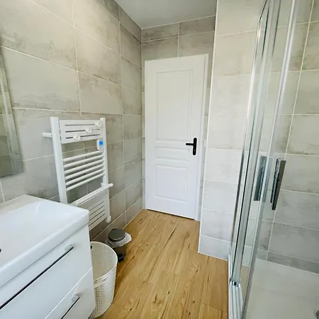 Cinema - Smart Tv - Queen Size - Wifi - Gare 8 Min Apartment *